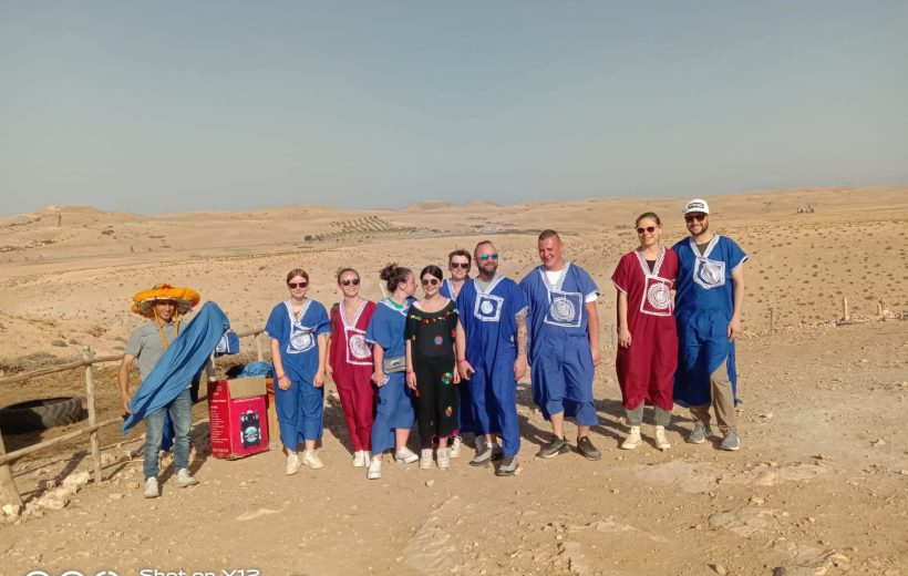 Sunset Camel Ride and Dinner in the Agafay Desert                 טיול גמלים שקיעה וארוחת ערב במדבר אגפאי